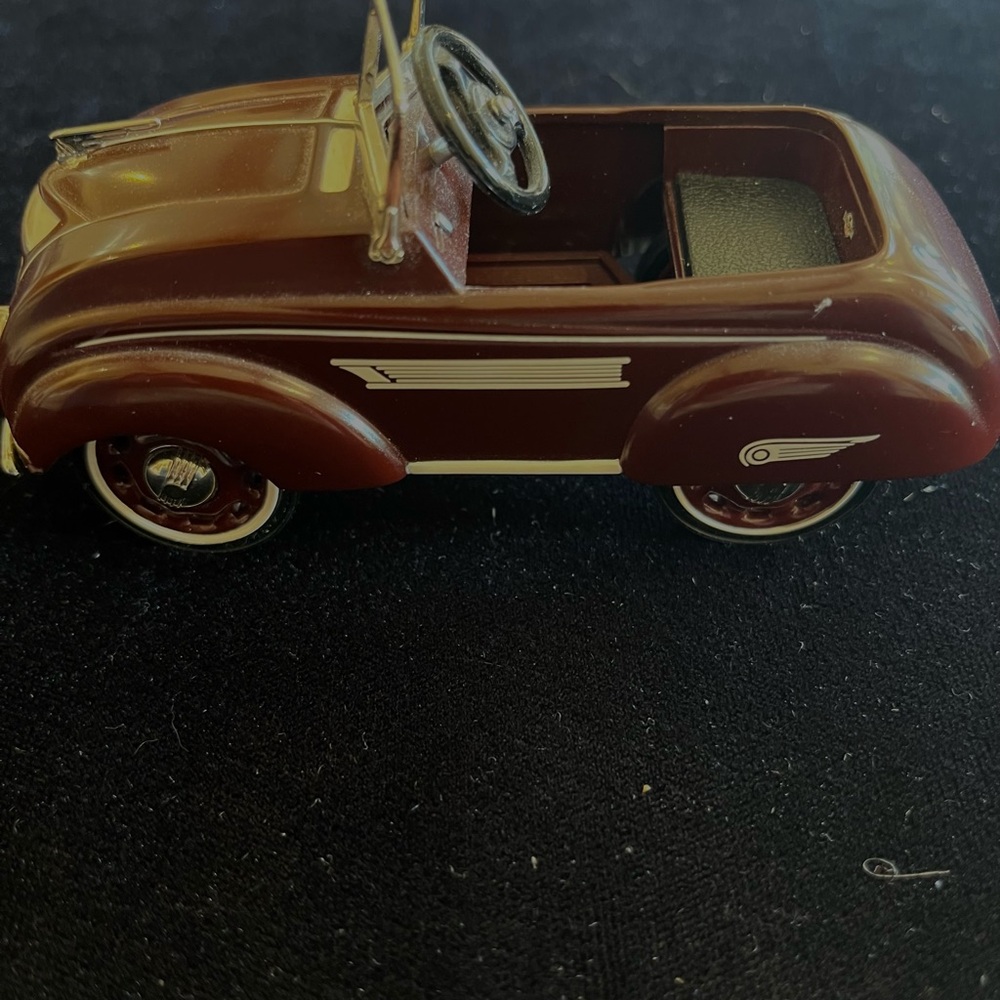 Hallmark 1935 Steelcraft Airflow Classic Kiddie Car in Rich Brown